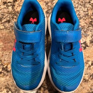Kids 11 under armour tennis shoes sneakers